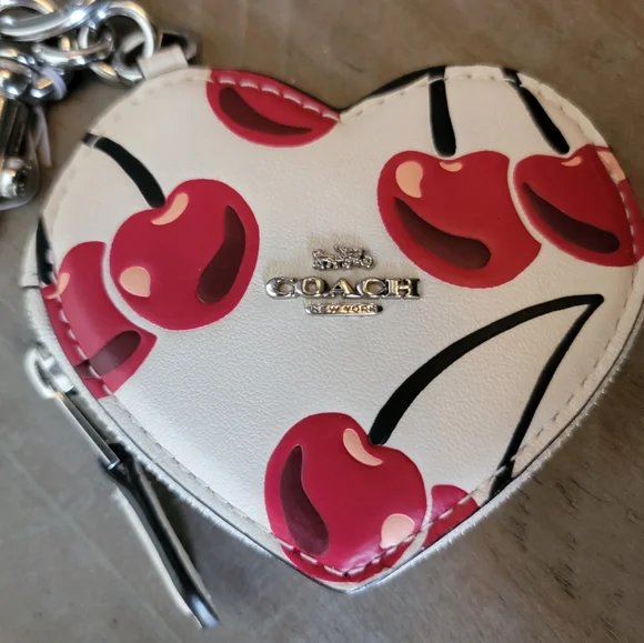 Coach NWT Mollie Tote/Crossbody With NWT Matching Heart Shaped Bag Charm - Picture 6 of 10